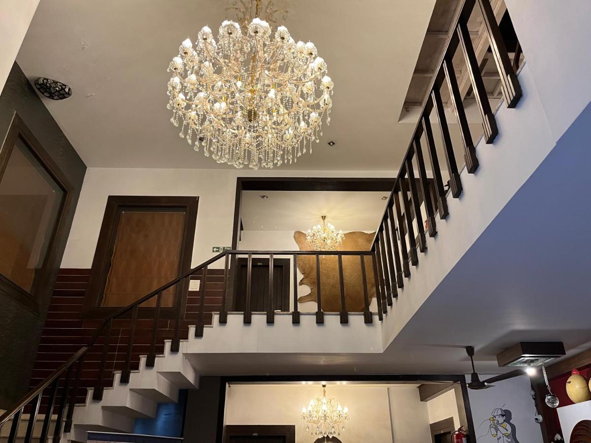 Aakritii Hotels Gurgaon Eksteriør bilde