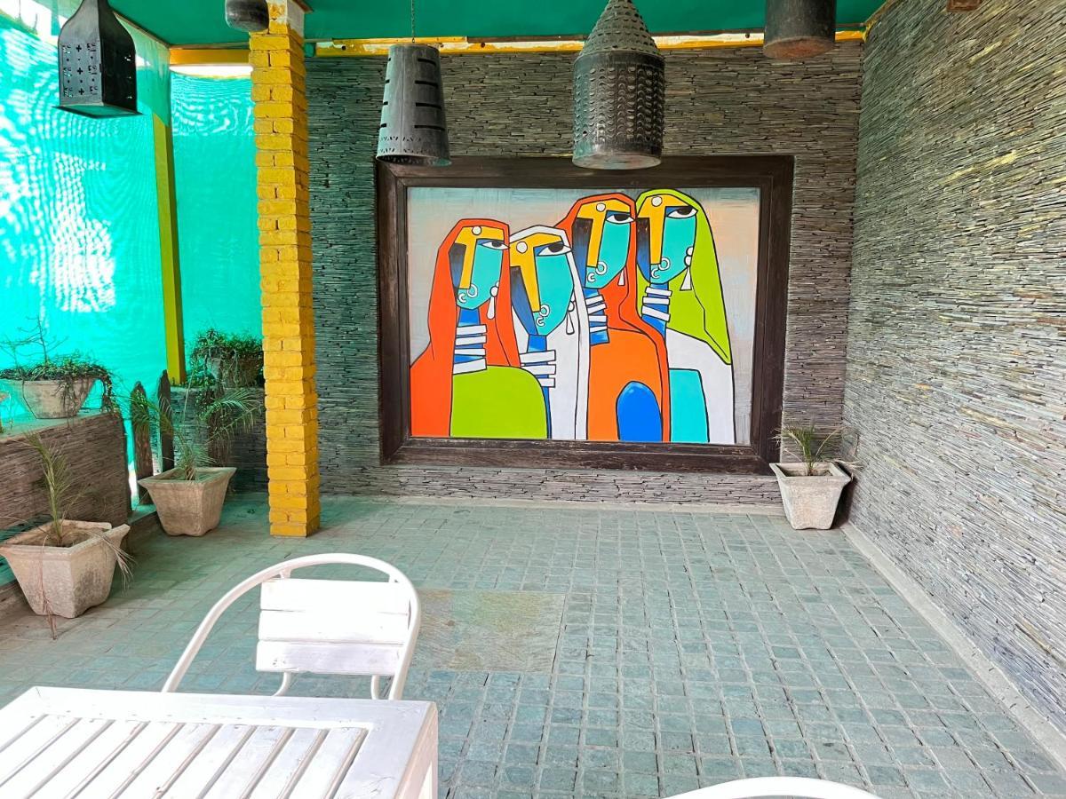 Aakritii Hotels Gurgaon Eksteriør bilde