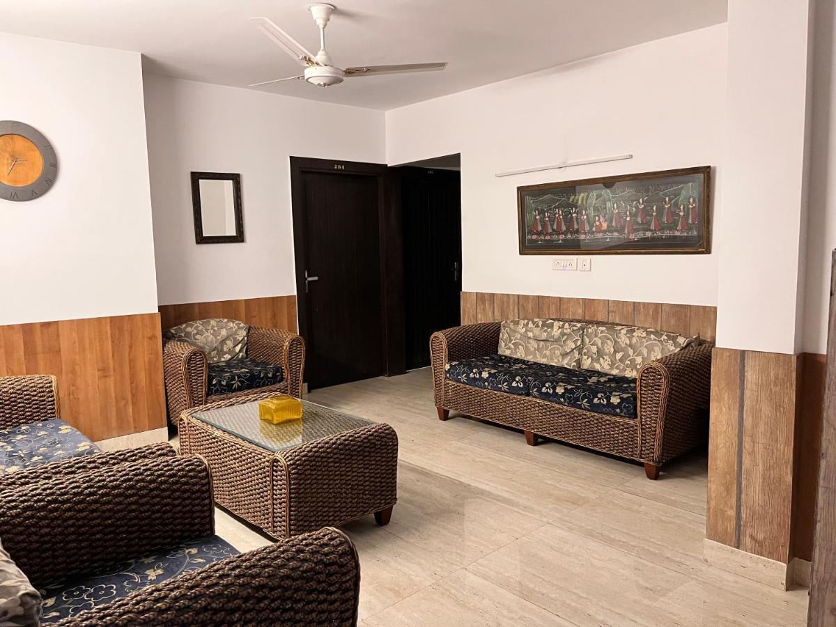 Aakritii Hotels Gurgaon Eksteriør bilde