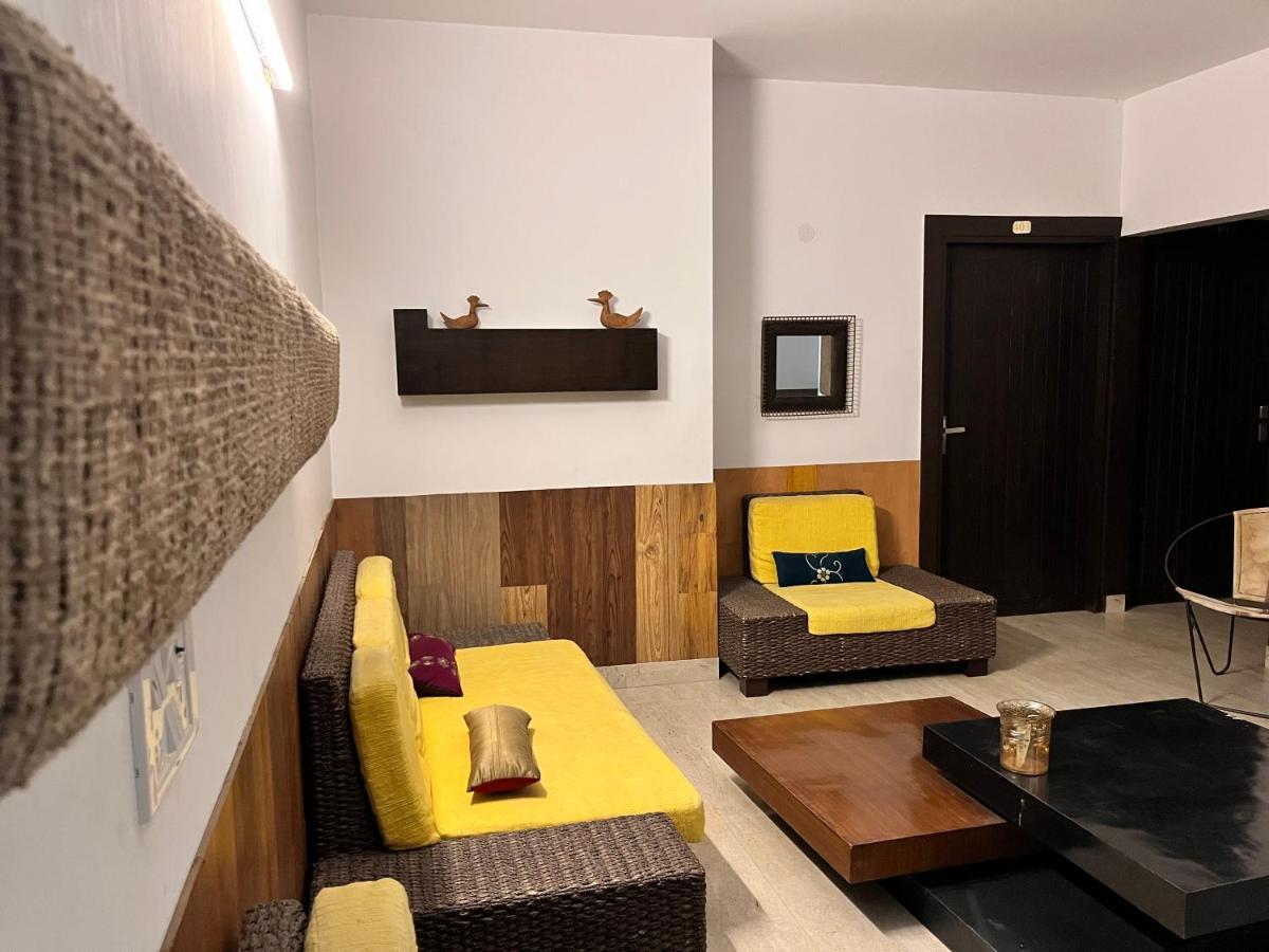 Aakritii Hotels Gurgaon Eksteriør bilde