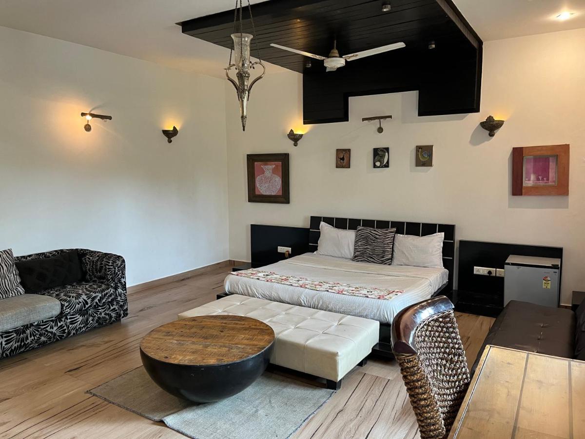 Aakritii Hotels Gurgaon Eksteriør bilde