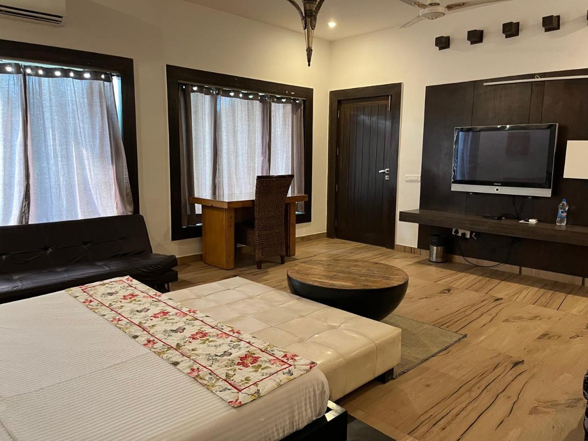Aakritii Hotels Gurgaon Eksteriør bilde