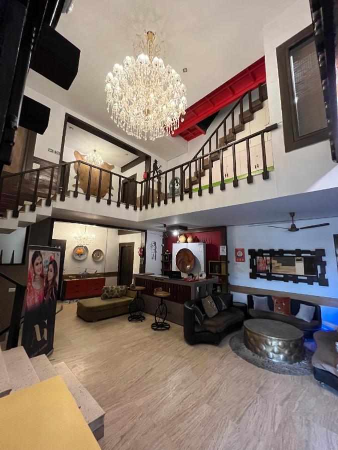Aakritii Hotels Gurgaon Eksteriør bilde