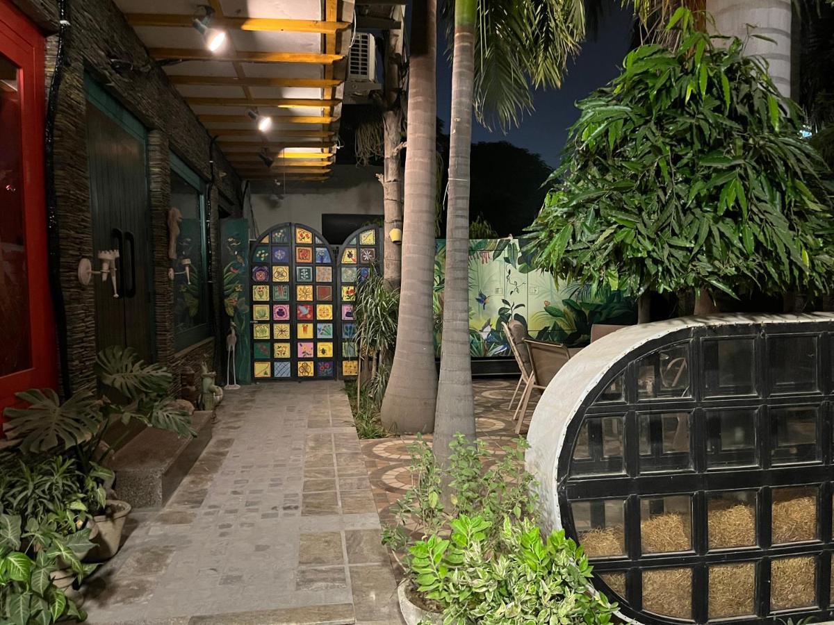 Aakritii Hotels Gurgaon Eksteriør bilde