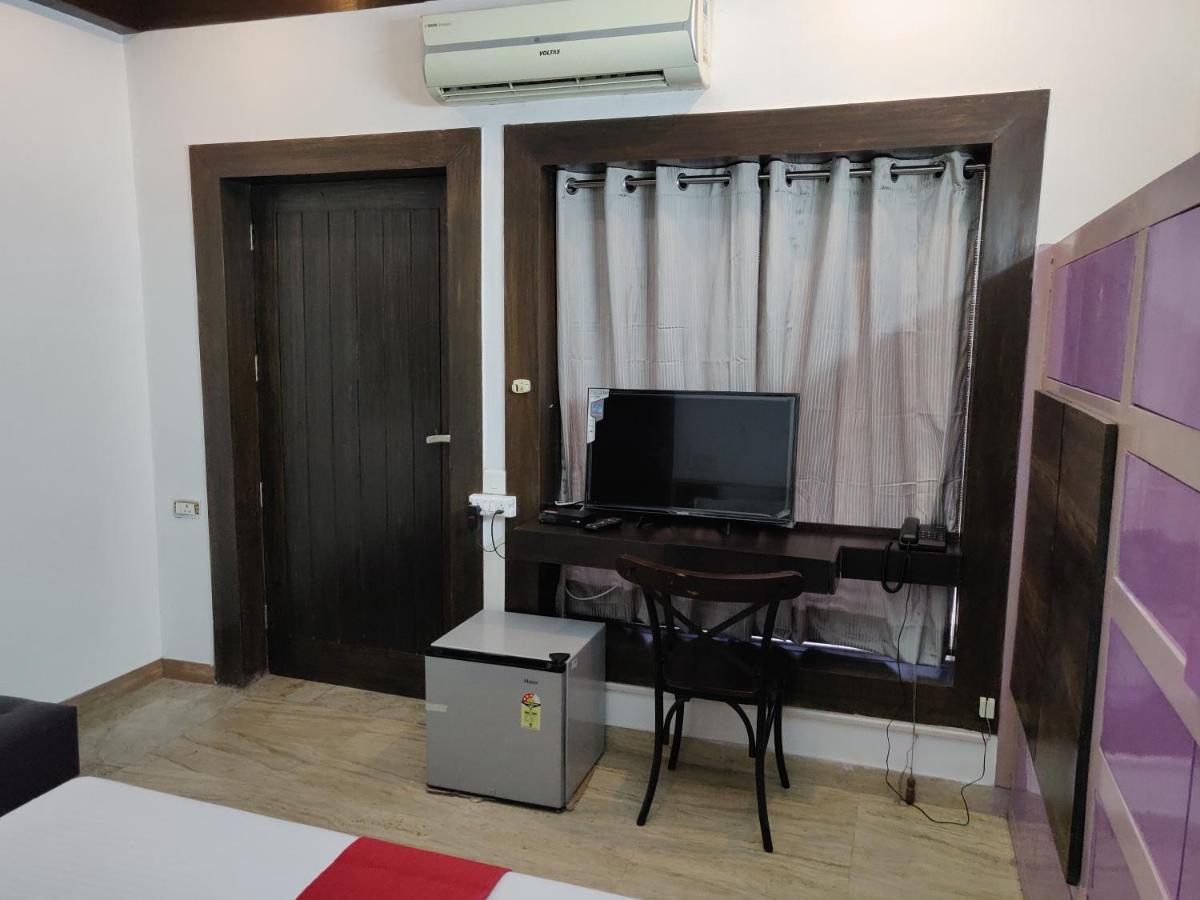 Aakritii Hotels Gurgaon Eksteriør bilde