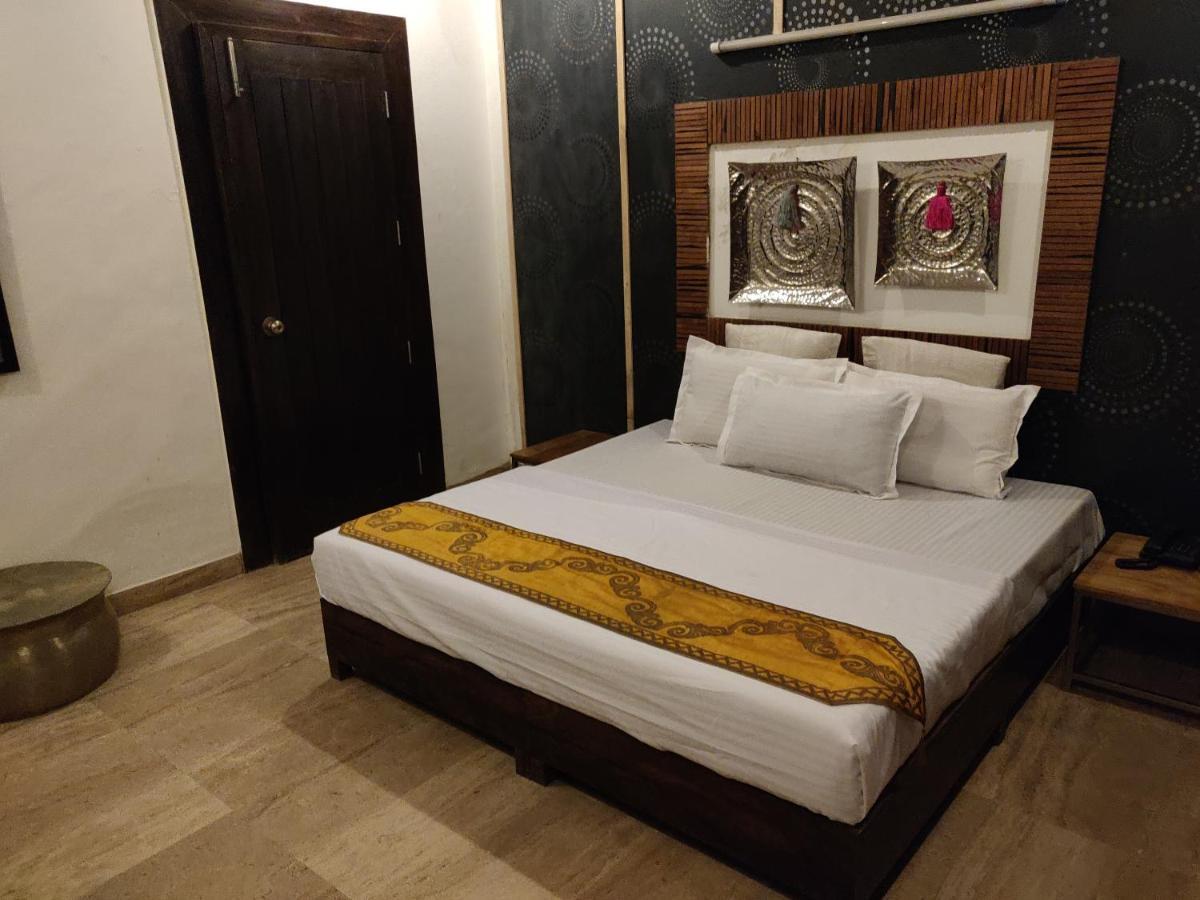 Aakritii Hotels Gurgaon Eksteriør bilde
